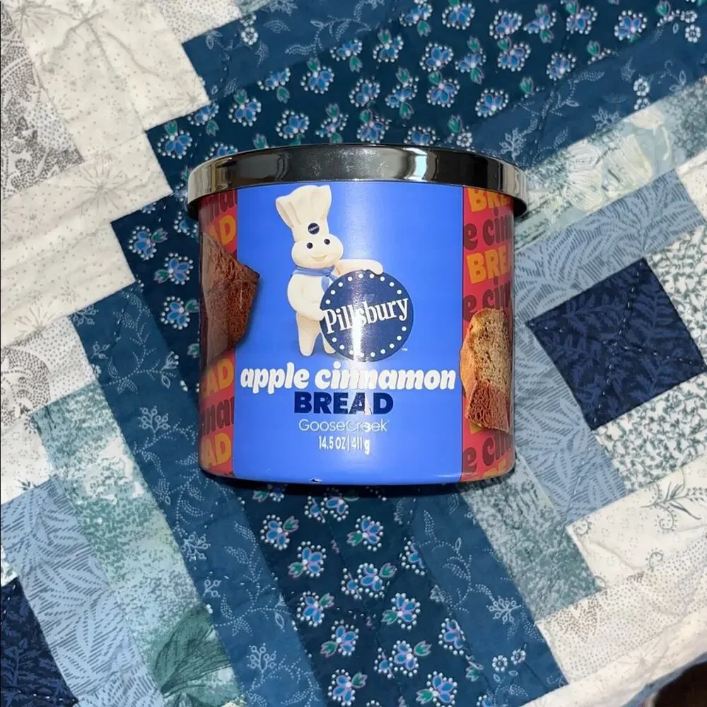 NEW! Goose Creek 3-Wick Pillsbury Apple Cinnamon Bread 14.5oz Candle